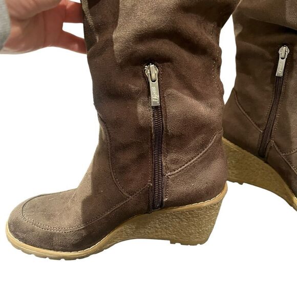 Bass brown wedge boots. Size 5.5 - Picture 7 of 9